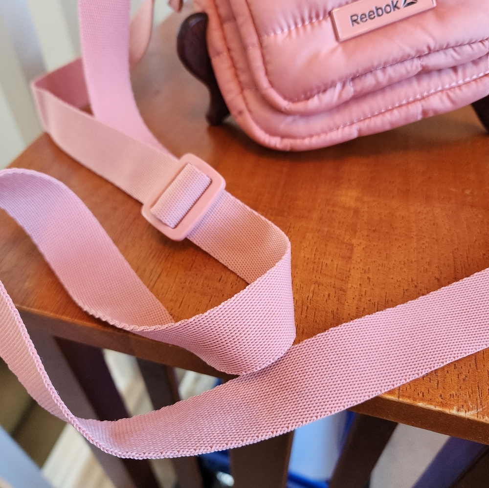 Reebok Pink Quilted Crossbody Bag, Like New Condition - Picture 5 of 9